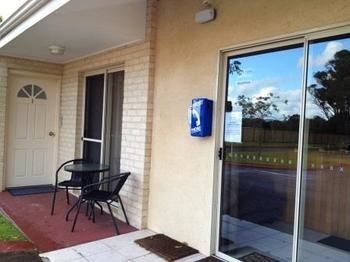 Harbourside Motel 3*